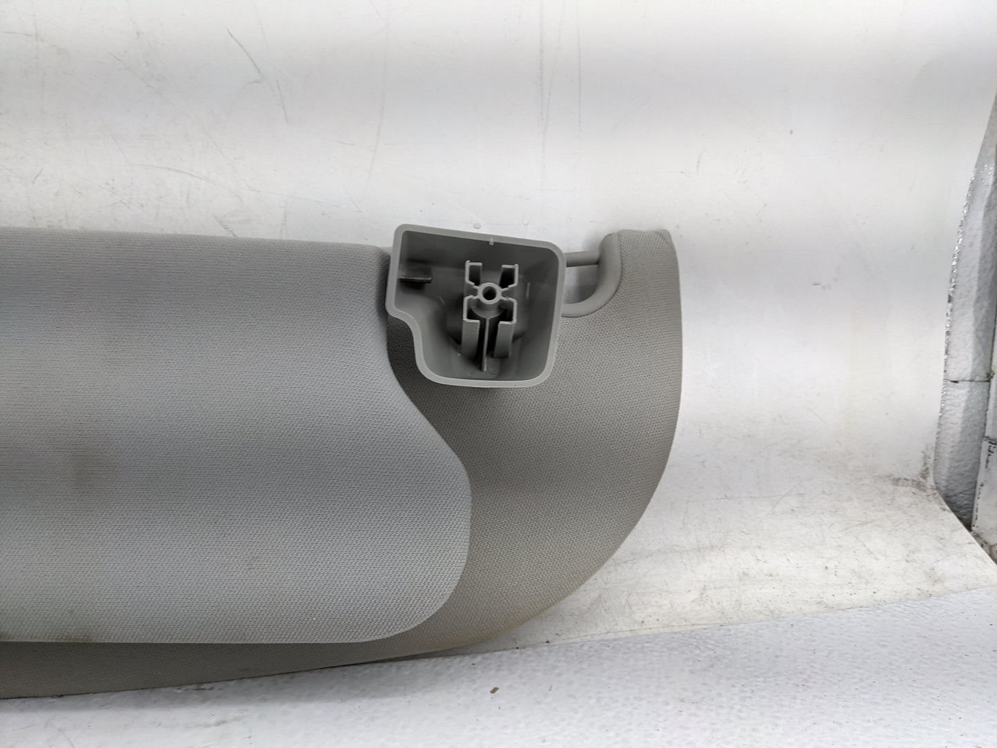 2006 Lincoln Navigator Sun Visor Shade Replacement Driver Left Mirror Fits OEM Used Auto Parts - Oemusedautoparts1.com