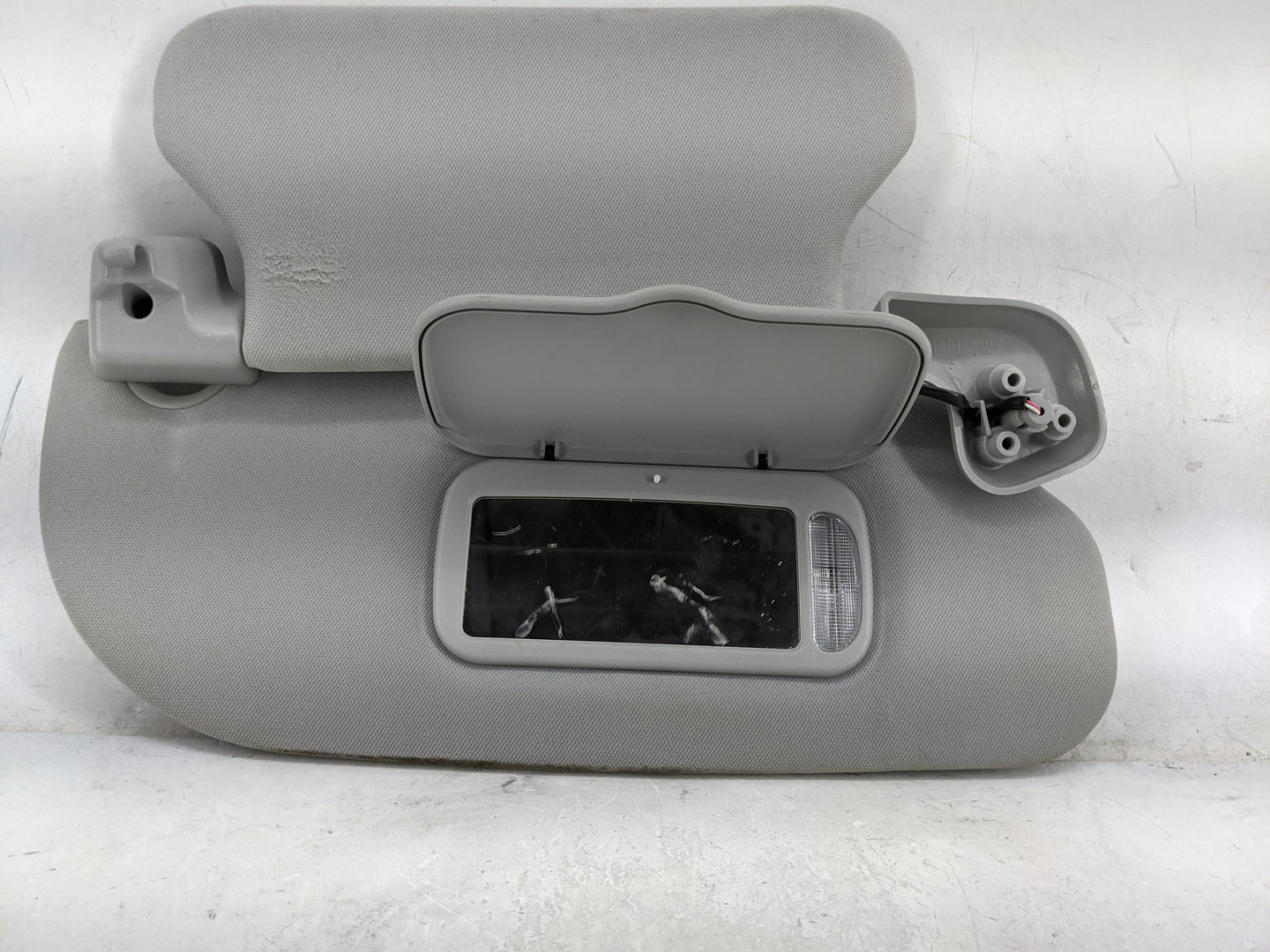 2006 Lincoln Navigator Sun Visor Shade Replacement Passenger Right Mirror Fits OEM Used Auto Parts - Oemusedautoparts1.com