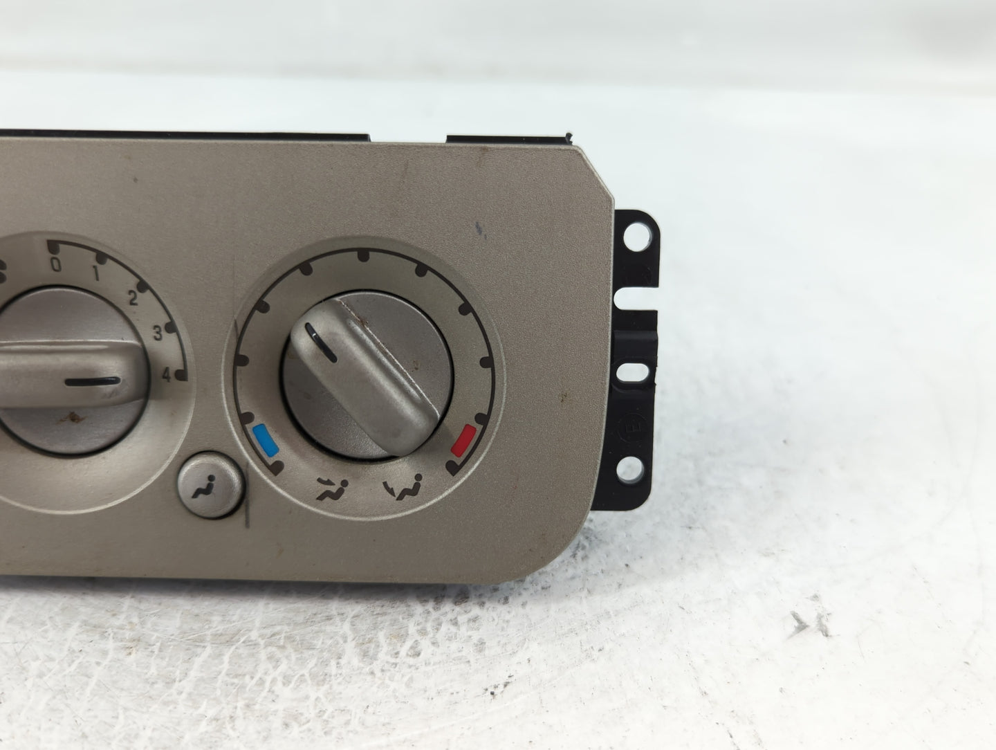 2006 Lincoln Navigator Climate Control Module Temperature AC/Heater Replacement P/N:2L7H-19D838-BF Fits OEM Used Auto Parts 
