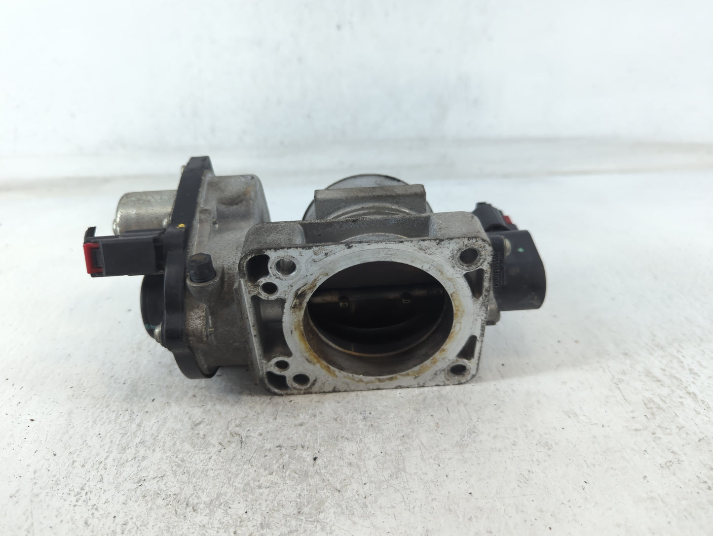 2005-2011 Lincoln Town Car Throttle Body P/N:081105 3 3L5E-AE Fits OEM Used Auto Parts - Oemusedautoparts1.com