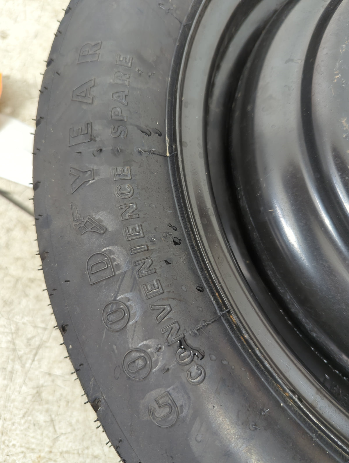 2006-2006 Lincoln Zephyr Spare Donut Tire Wheel Rim Oem - Oemusedautoparts1.com