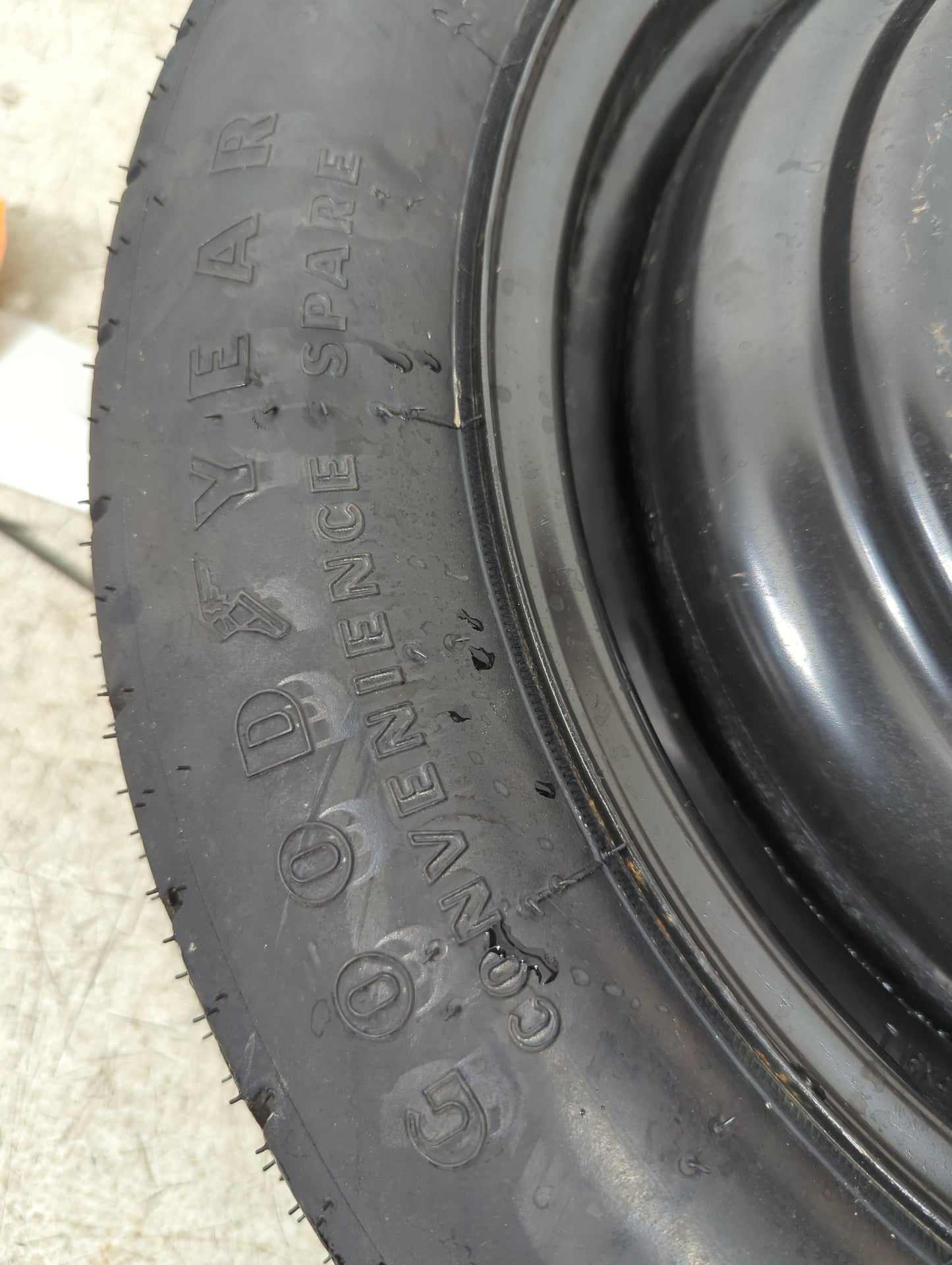 2006-2006 Lincoln Zephyr Spare Donut Tire Wheel Rim Oem - Oemusedautoparts1.com