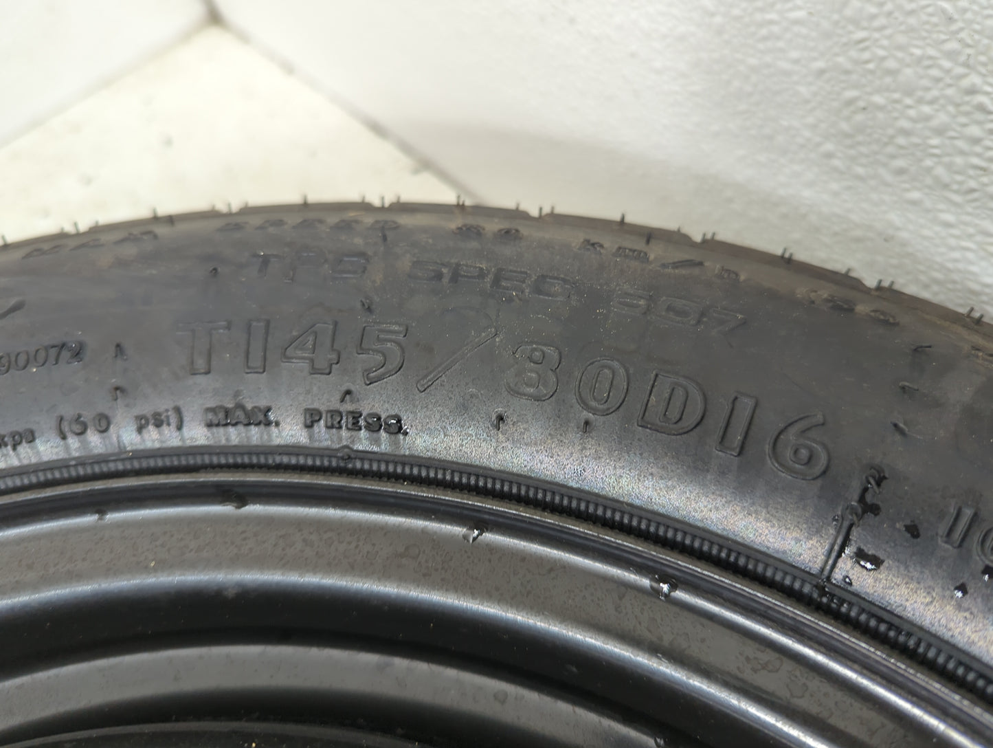 2006-2006 Lincoln Zephyr Spare Donut Tire Wheel Rim Oem - Oemusedautoparts1.com