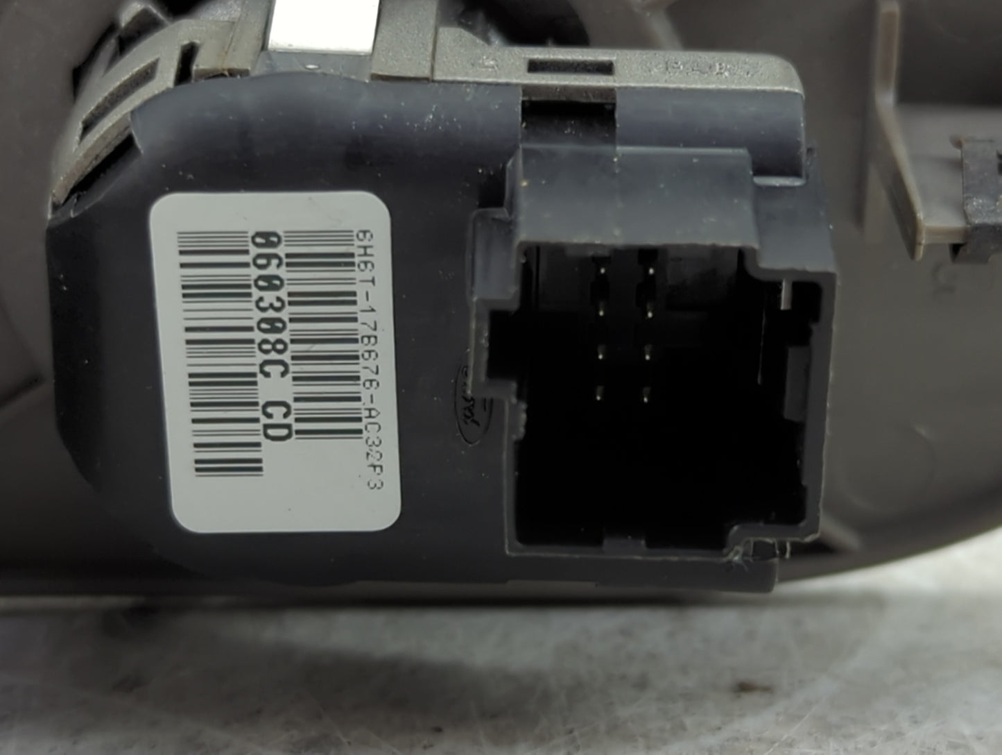2006 Lincoln Zephyr Master Power Window Switch Replacement Driver Side Left P/N:6H6T-14540-AFW 6H6T-17B676-AC32F3 Fits OEM U