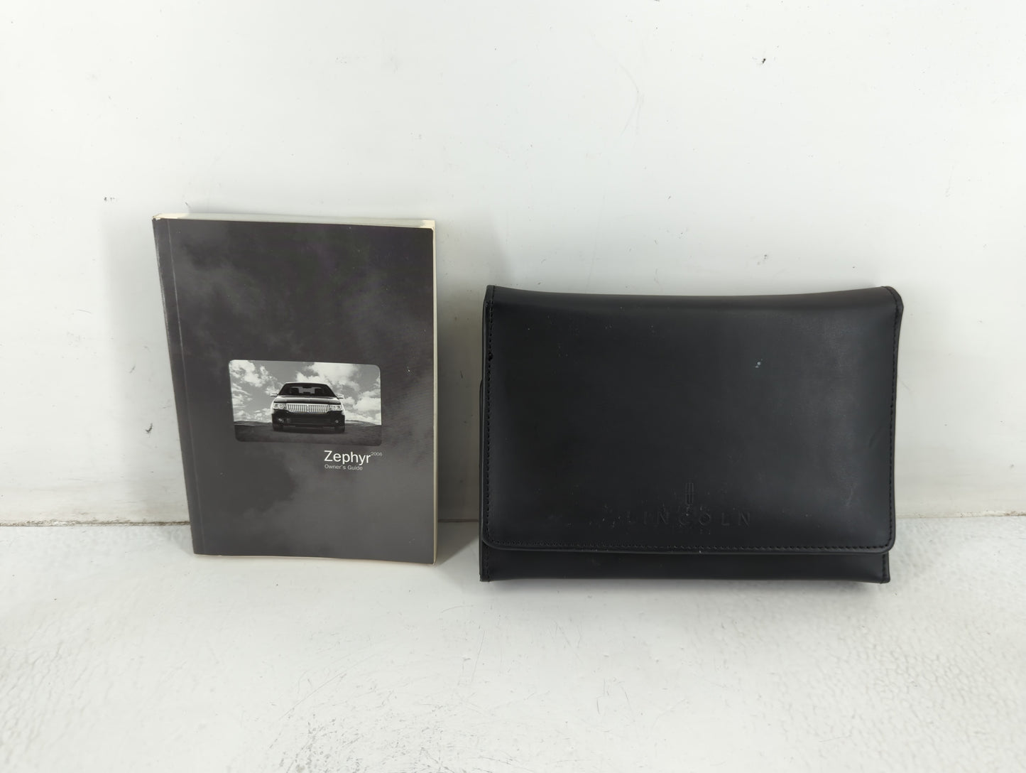 2006 Lincoln Zephyr Owners Manual Book Guide P/N:PM6H6J-19A321-AA OEM Used Auto Parts - Oemusedautoparts1.com