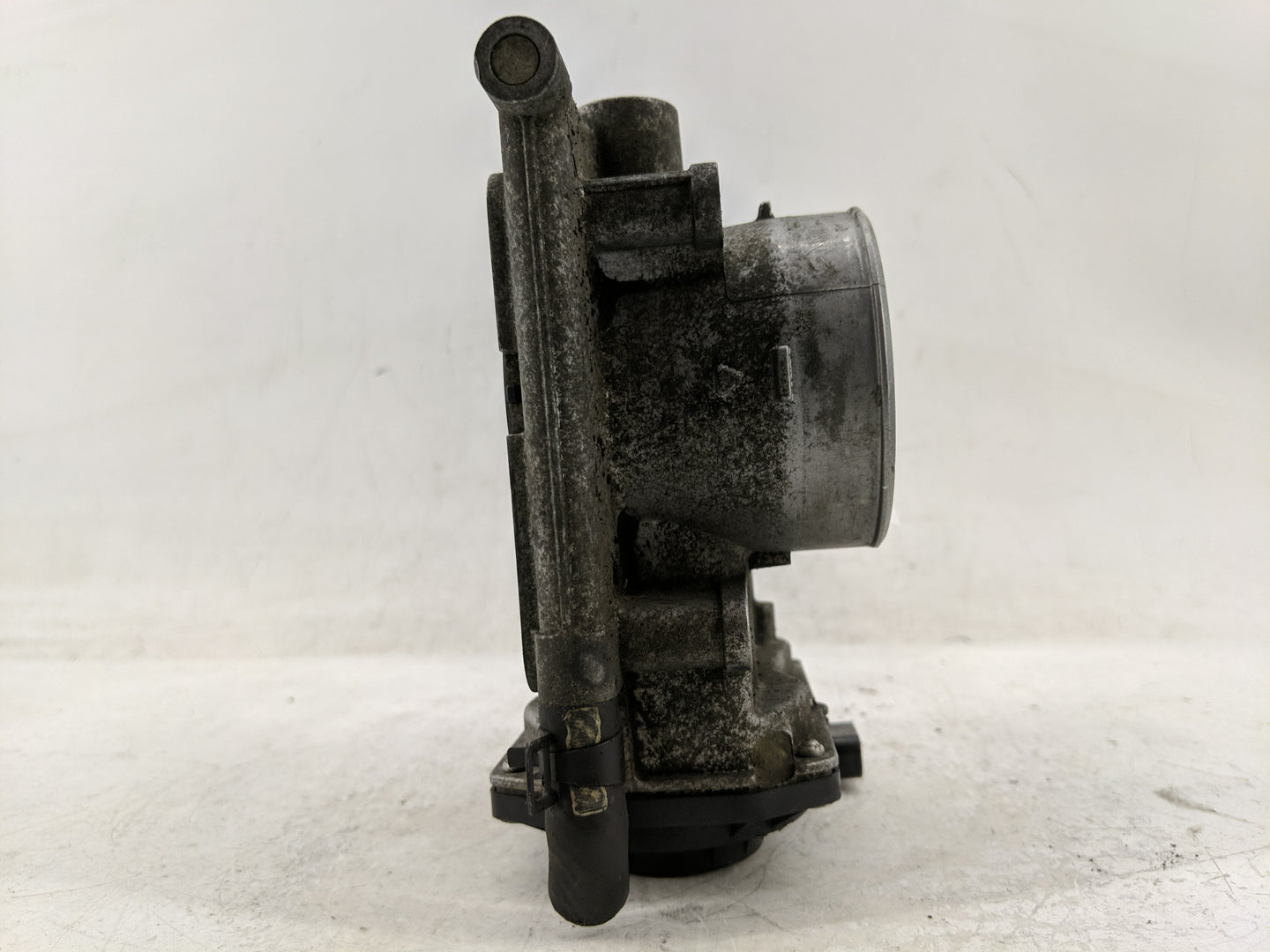 2006-2013 Mazda 3 Throttle Body P/N:L3R4 13 640 Fits Fits 2006 2007 2008 2009 2010 2011 2012 2013 OEM Used Auto Parts - Oemu
