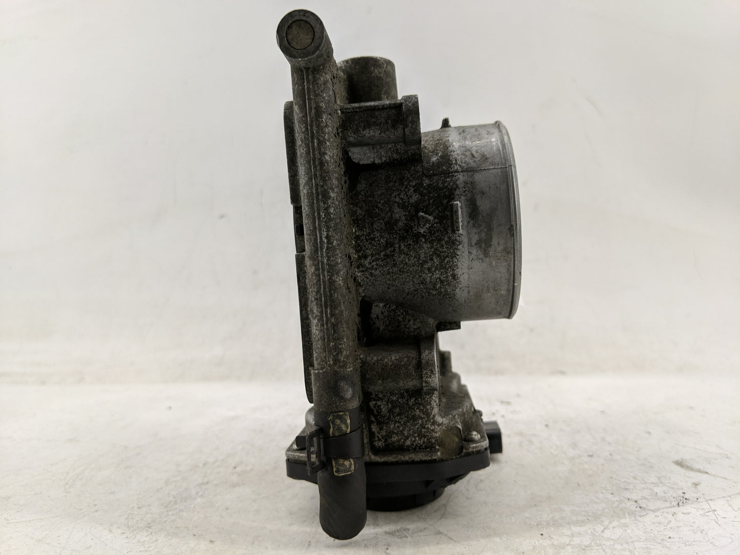 2006-2013 Mazda 3 Throttle Body P/N:L3R4 13 640 Fits Fits 2006 2007 2008 2009 2010 2011 2012 2013 OEM Used Auto Parts - Oemu