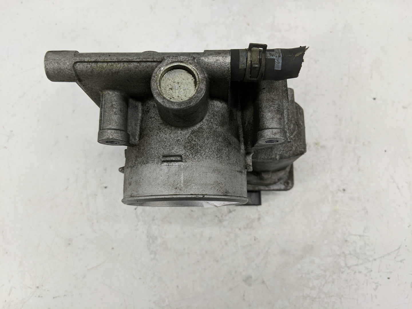 2006-2013 Mazda 3 Throttle Body P/N:L3R4 13 640 Fits Fits 2006 2007 2008 2009 2010 2011 2012 2013 OEM Used Auto Parts - Oemu