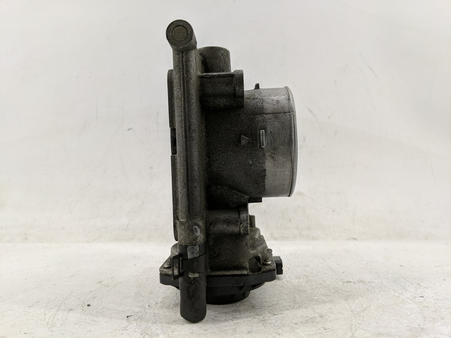 2006-2013 Mazda 3 Throttle Body P/N:L3R4 13 640 Fits Fits 2006 2007 2008 2009 2010 2011 2012 2013 OEM Used Auto Parts - Oemu