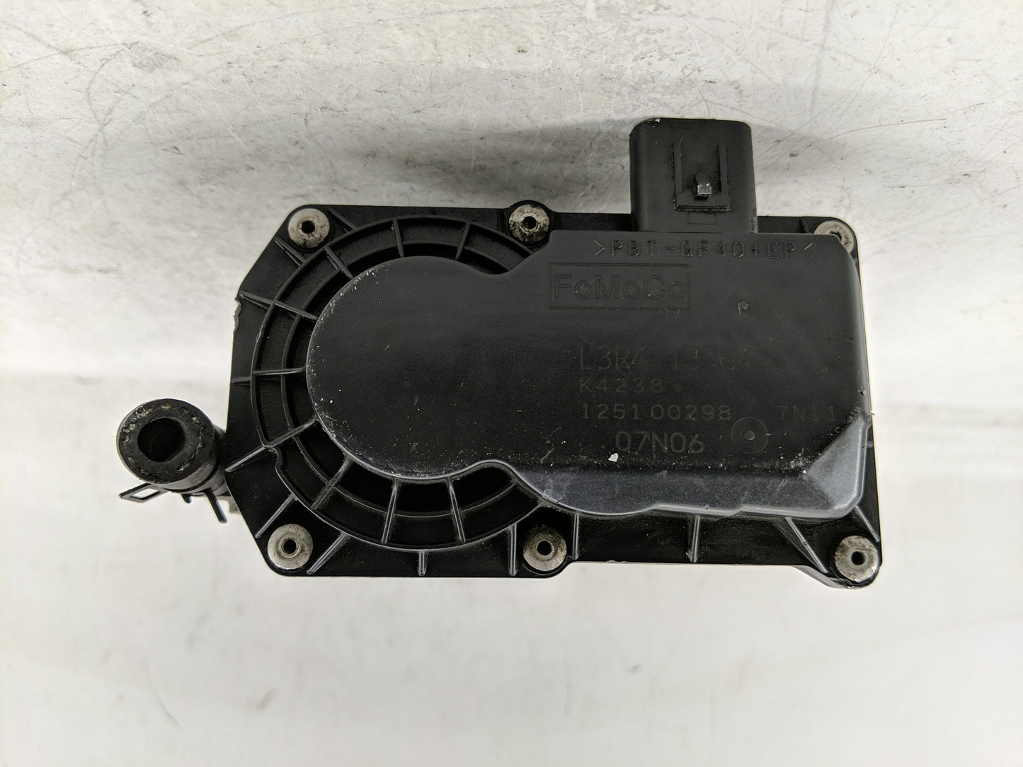 2006-2013 Mazda 3 Throttle Body P/N:L3R4 13 640 Fits Fits 2006 2007 2008 2009 2010 2011 2012 2013 OEM Used Auto Parts - Oemu