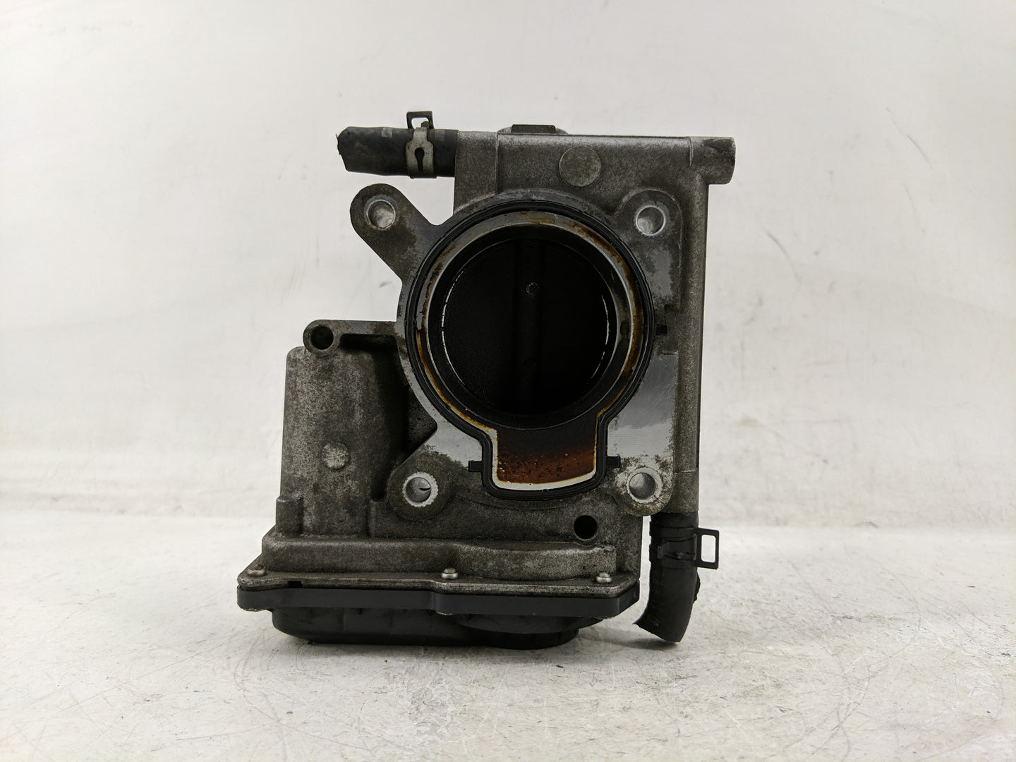 2006-2013 Mazda 3 Throttle Body P/N:L3R4 13 640 Fits Fits 2006 2007 2008 2009 2010 2011 2012 2013 OEM Used Auto Parts - Oemu