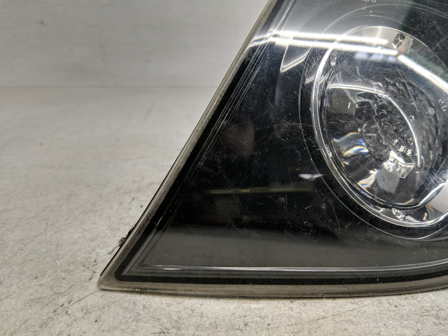 2004-2006 Mazda 3 Passenger Right Oem Front Light Lamp - Oemusedautoparts1.com