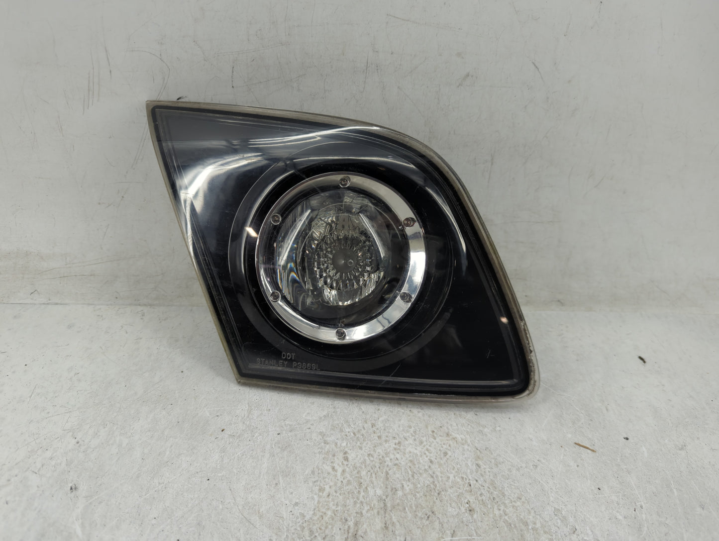 2004-2006 Mazda 3 Tail Light Assembly Passenger Right OEM P/N:P3869L Fits Fits 2004 2005 2006 OEM Used Auto Parts - Oemuseda