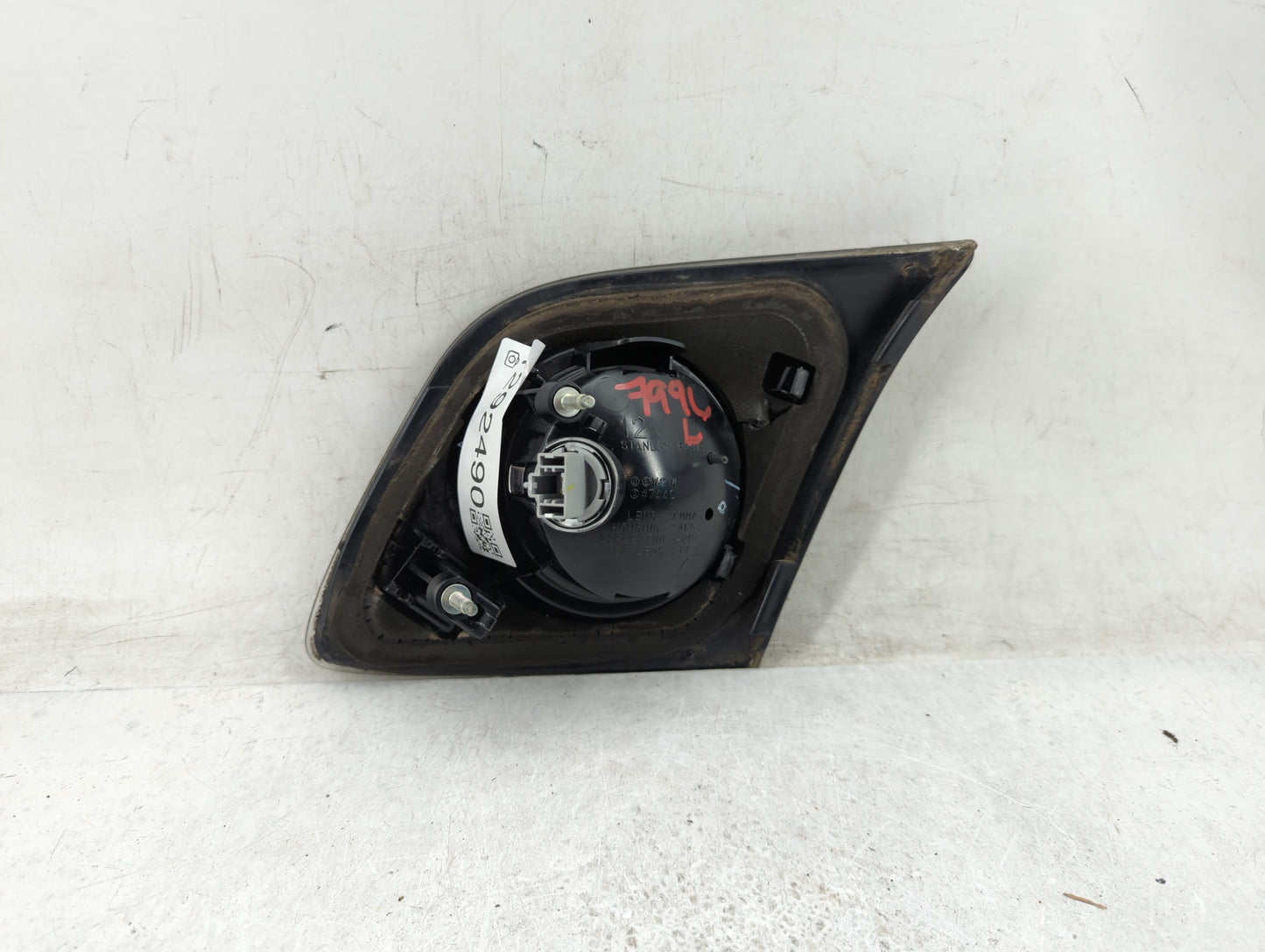2004-2006 Mazda 3 Tail Light Assembly Passenger Right OEM P/N:P3869L Fits Fits 2004 2005 2006 OEM Used Auto Parts - Oemuseda