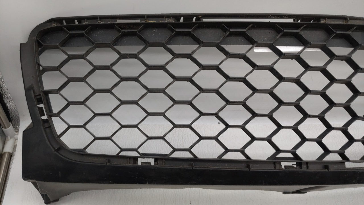 2004-2006 Mazda 3 Front Grille Bumper Not Included - Oemusedautoparts1.com