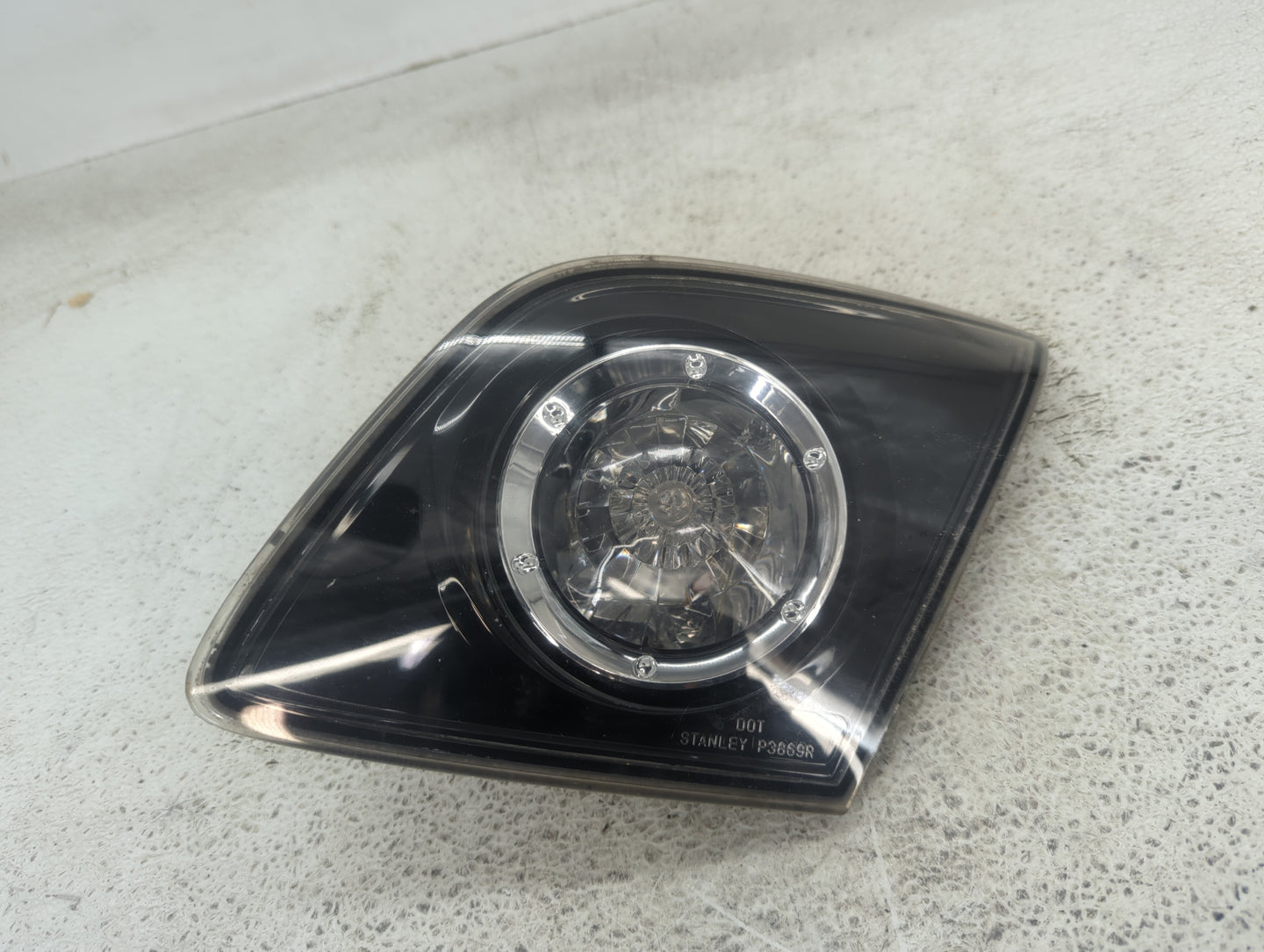 2004-2006 Mazda 3 Tail Light Assembly Passenger Right OEM P/N:P3869L Fits Fits 2004 2005 2006 OEM Used Auto Parts - Oemuseda