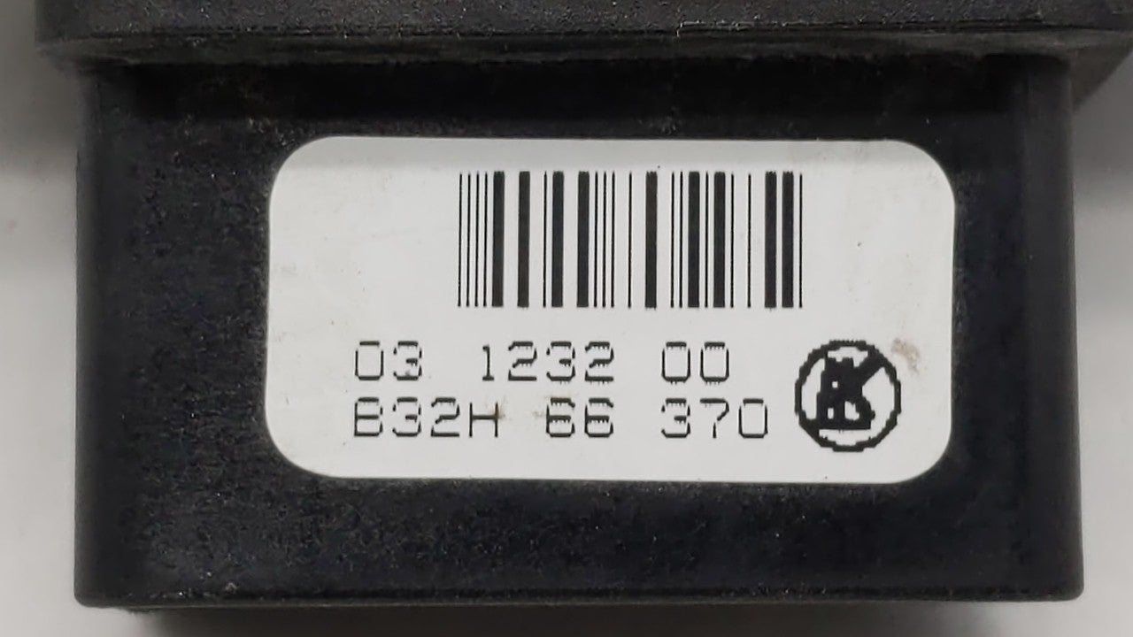 2006 Mazda 3 Passeneger Right Rear Power Window Switch - Oemusedautoparts1.com