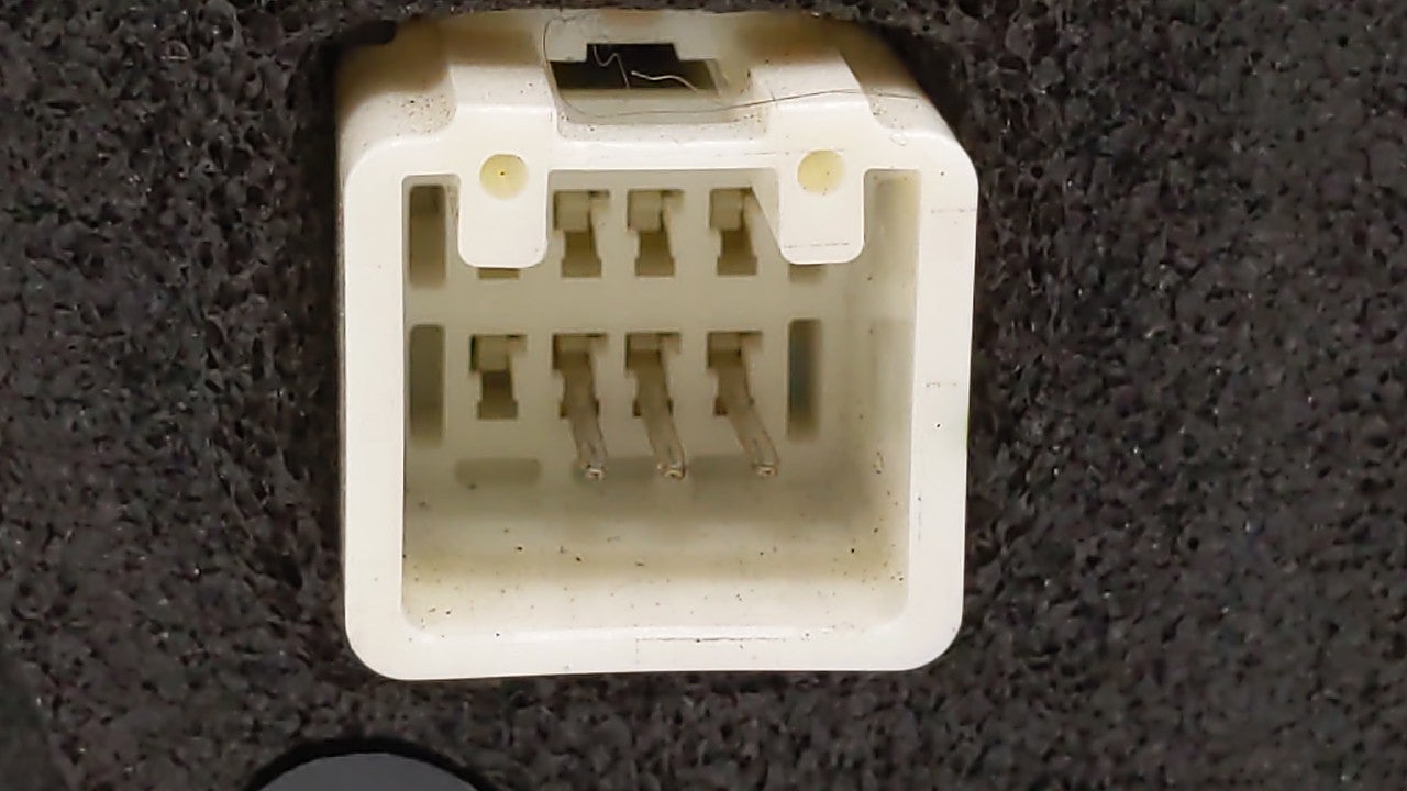 2004-2006 Mazda 3 Driver Side View Mirror - Left Door Mirror OEM Used - Oemusedautoparts1.com