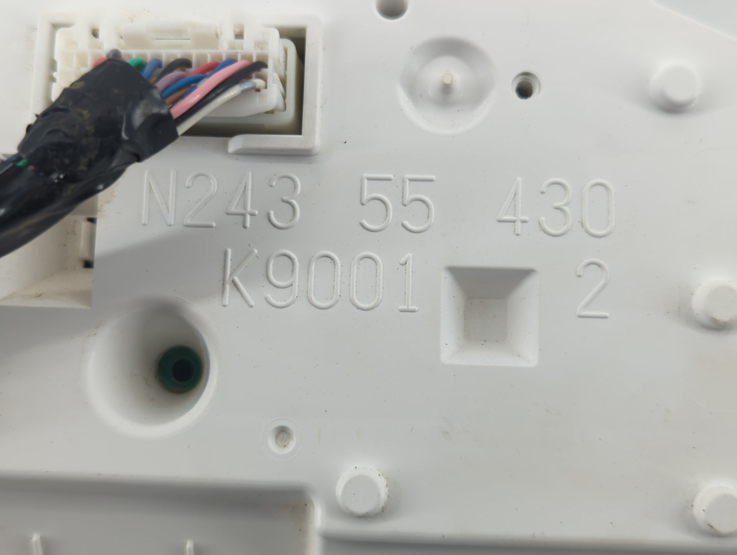 2004-2006 Mazda 3 Instrument Cluster Speedometer Gauges P/N:42 BN8J A BP4K55430 K9001, BP4K55430 Fits Fits 2004 2005 2006 OE