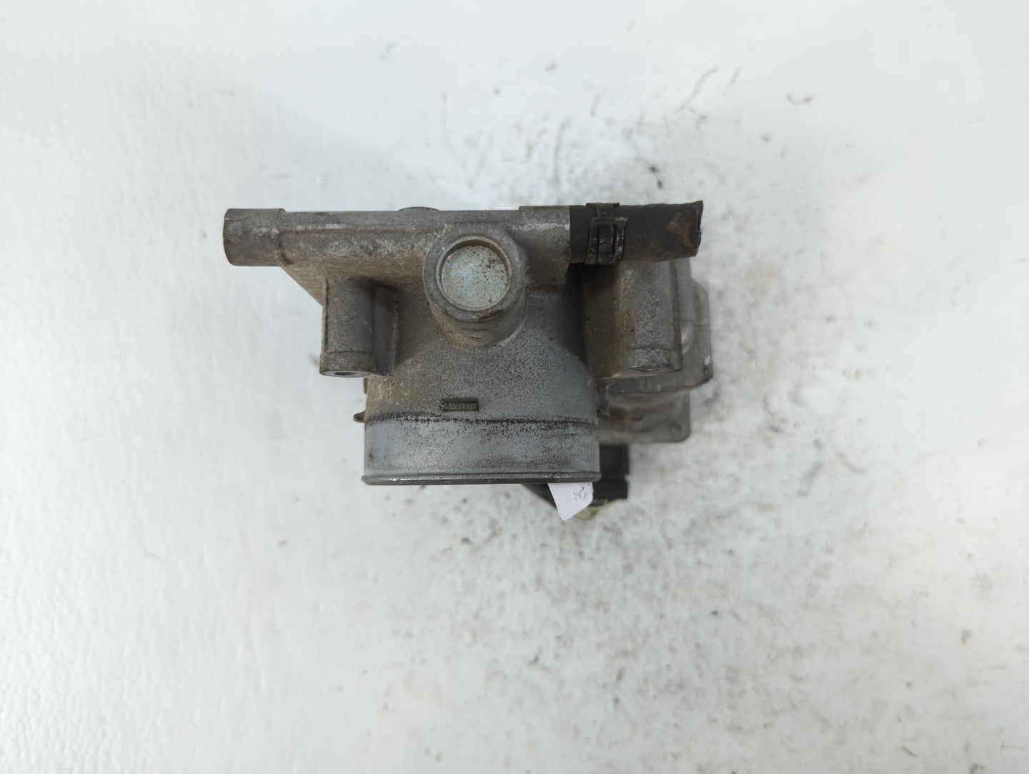 2006-2013 Mazda 3 Throttle Body P/N:L3G2 6M8G-A Fits Fits 2006 2007 2008 2009 2010 2011 2012 2013 OEM Used Auto Parts - Oemu