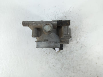 2006-2013 Mazda 3 Throttle Body P/N:L3G2 6M8G-A Fits Fits 2006 2007 2008 2009 2010 2011 2012 2013 OEM Used Auto Parts