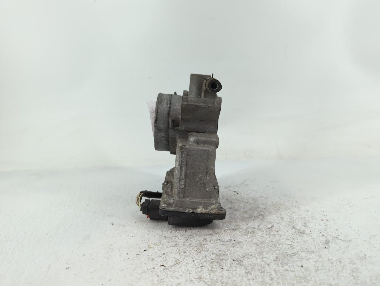 2006-2013 Mazda 3 Throttle Body P/N:L3G2 6M8G-A Fits Fits 2006 2007 2008 2009 2010 2011 2012 2013 OEM Used Auto Parts - Oemu