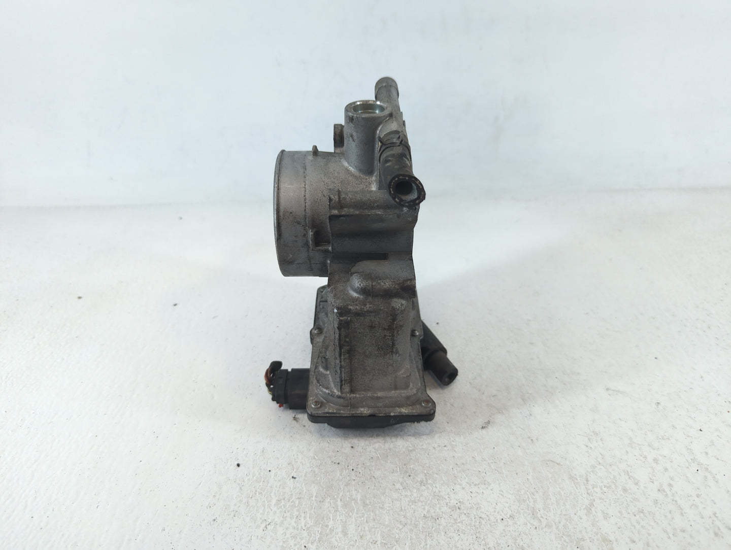 2006-2013 Mazda 3 Throttle Body P/N:L3R4 13 640 L3G2, 6M8G-A Fits Fits 2006 2007 2008 2009 2010 2011 2012 2013 OEM Used Auto