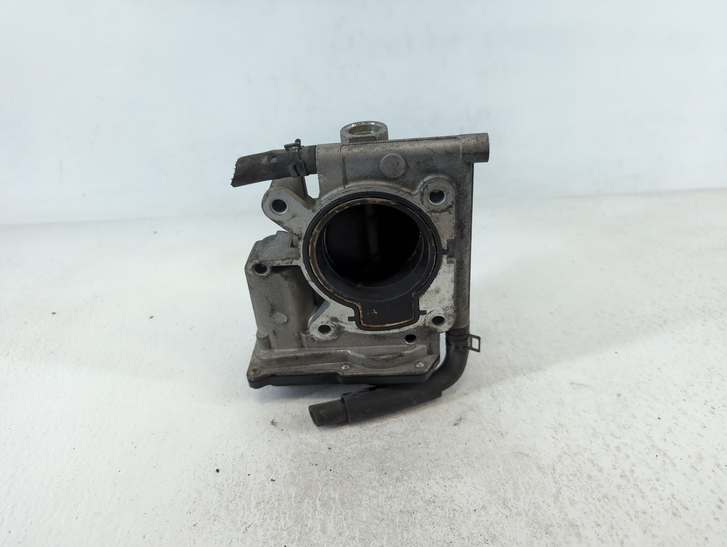 2006-2013 Mazda 3 Throttle Body P/N:L3R4 13 640 L3G2, 6M8G-A Fits Fits 2006 2007 2008 2009 2010 2011 2012 2013 OEM Used Auto