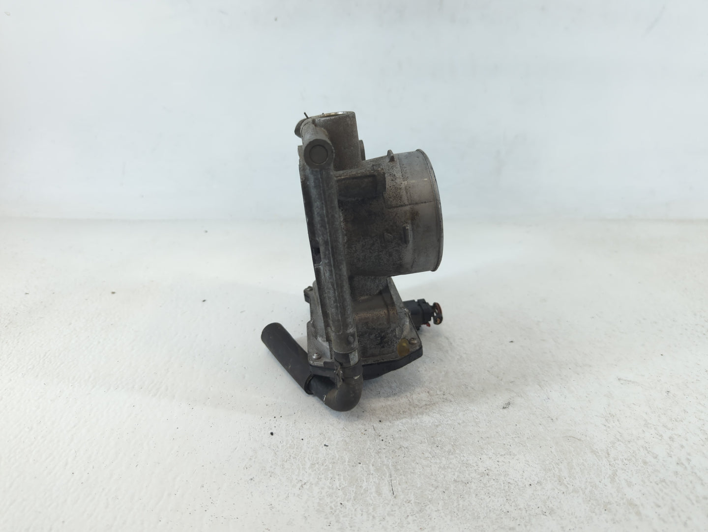 2006-2013 Mazda 3 Throttle Body P/N:L3R4 13 640 L3G2, 6M8G-A Fits Fits 2006 2007 2008 2009 2010 2011 2012 2013 OEM Used Auto