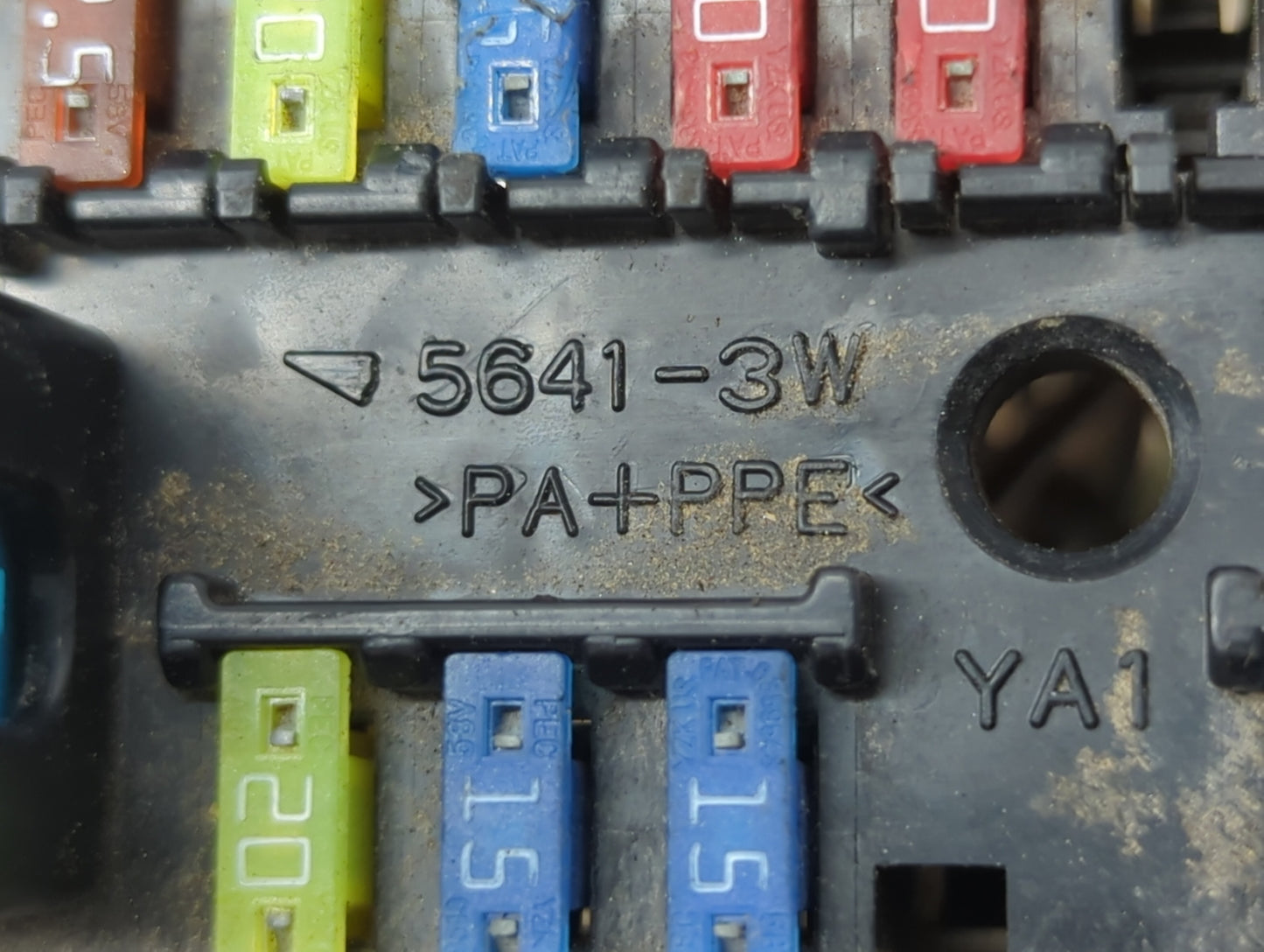 2006-2007 Mazda 5 Fusebox Fuse Box Panel Relay Module P/N:5641-3W Fits Fits 2006 2007 OEM Used Auto Parts - Oemusedautoparts