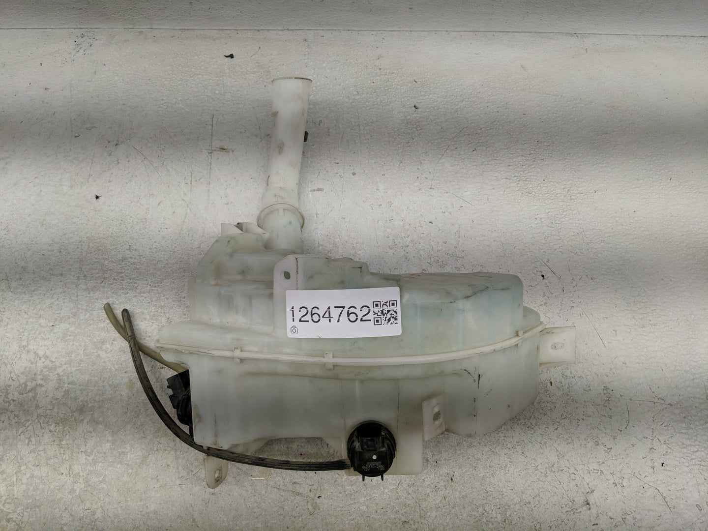 2006-2010 Mazda 5 Windshield Washer Fluid Reservoir Bottle Oem - Oemusedautoparts1.com