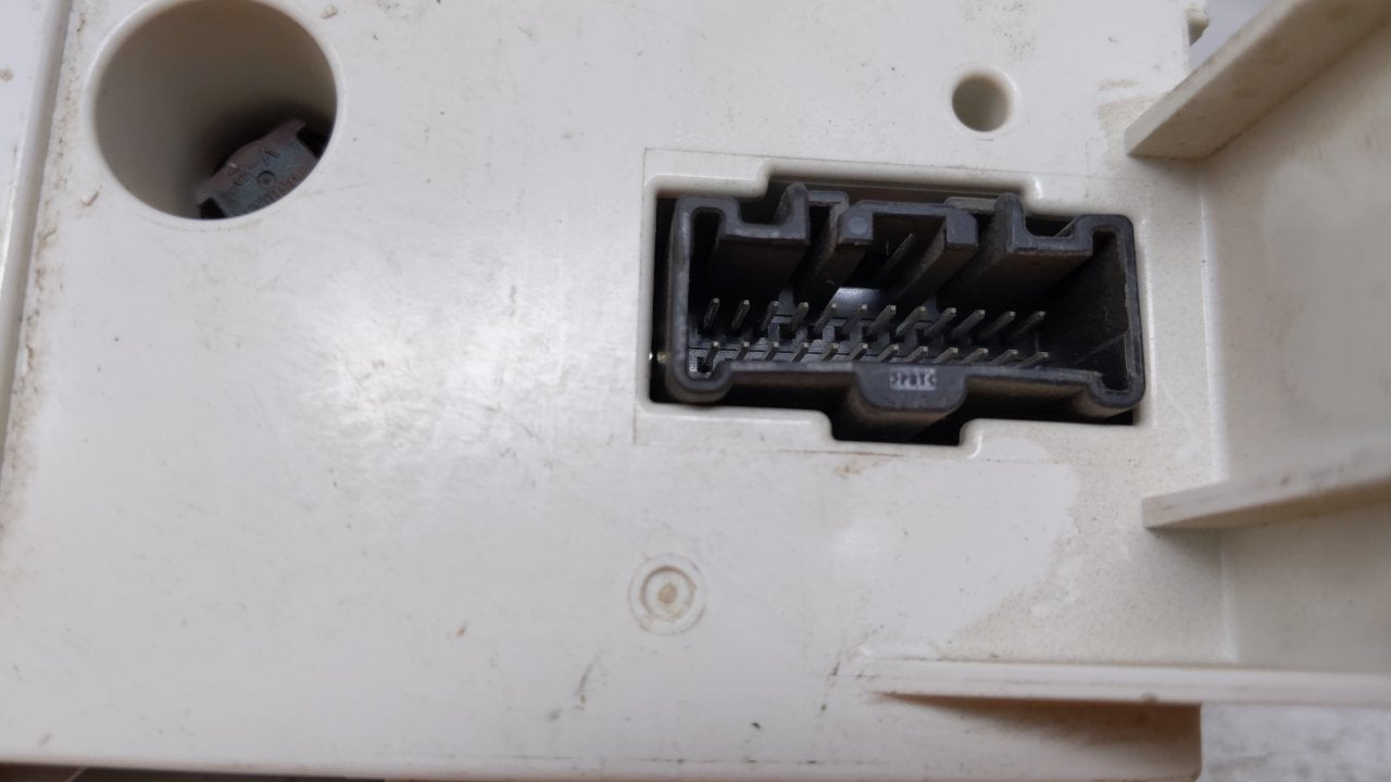 2006-2007 Mazda 5 Climate Control Module Temperature AC/Heater Replacement P/N:K1900CC99 E10 Fits Fits 2006 2007 OEM Used Au