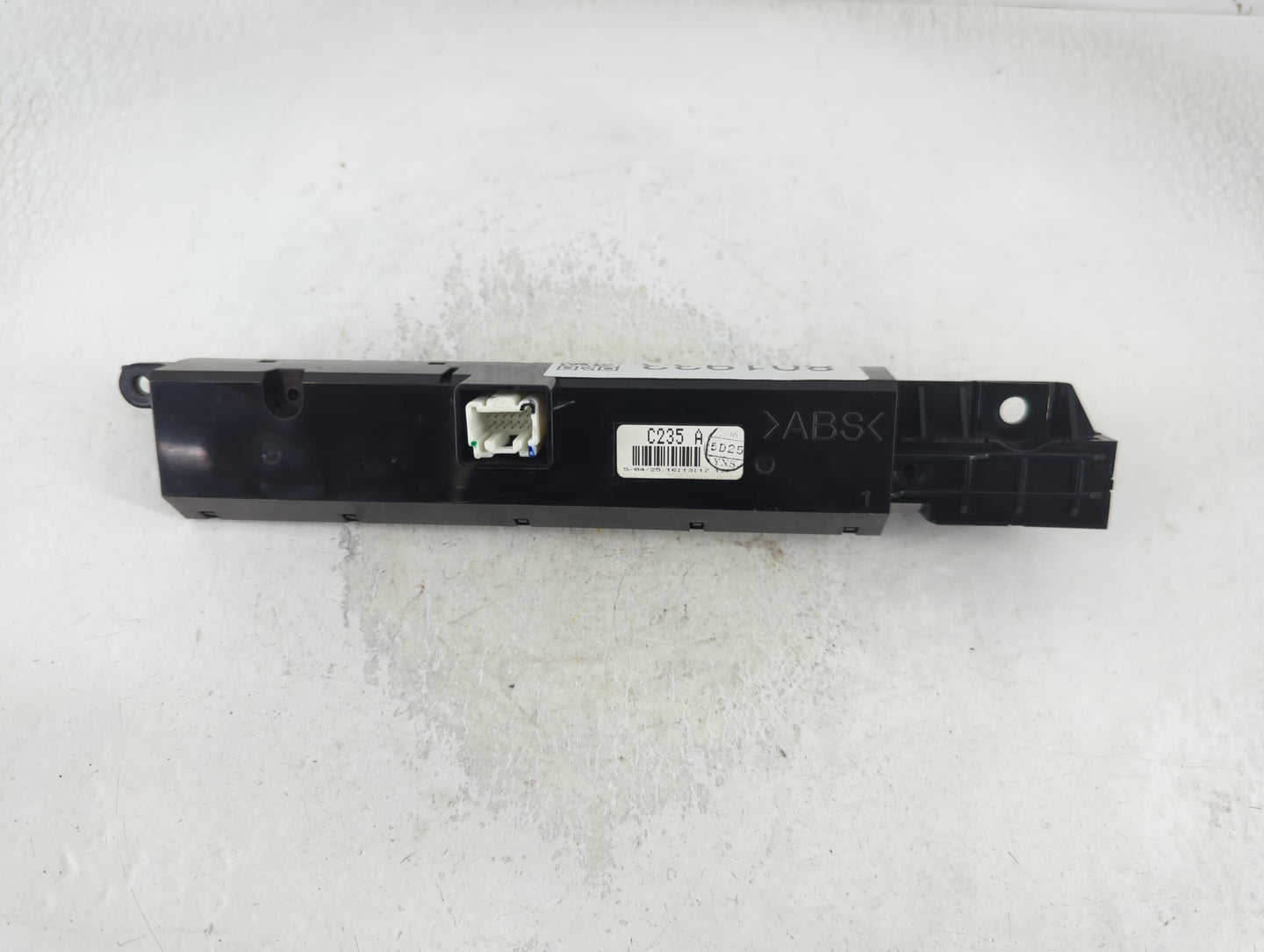 2006-2007 Mazda 5 Radio AM FM Cd Player Receiver Replacement P/N:C235 A Fits Fits 2006 2007 OEM Used Auto Parts - Oemusedaut