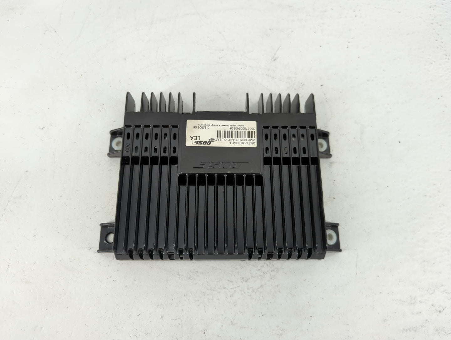 2006 Mazda 6 Radio AM FM Cd Player Receiver Replacement P/N:3M81-18T806-DA Fits OEM Used Auto Parts - Oemusedautoparts1.com
