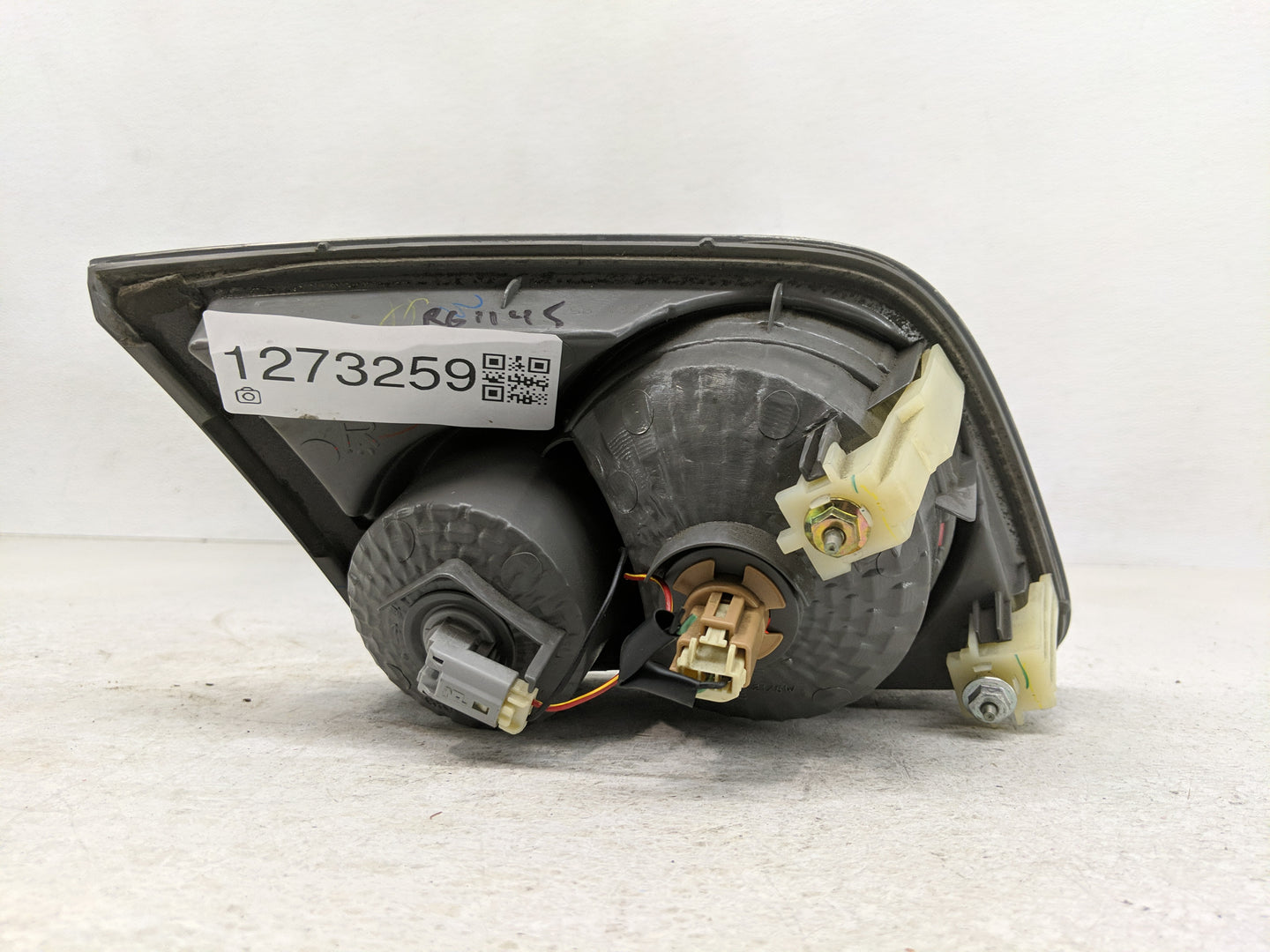 2006-2007 Mazda 6 Tail Light Assembly Passenger Right OEM Fits Fits 2006 2007 OEM Used Auto Parts - Oemusedautoparts1.com