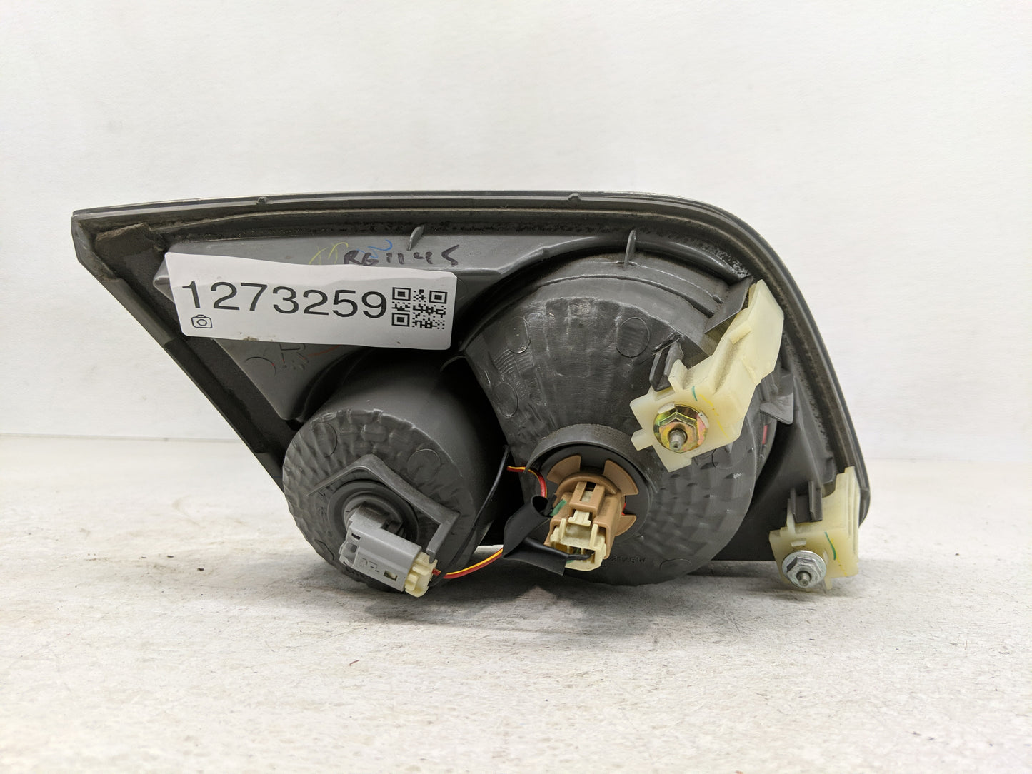 2006-2007 Mazda 6 Tail Light Assembly Passenger Right OEM Fits Fits 2006 2007 OEM Used Auto Parts - Oemusedautoparts1.com