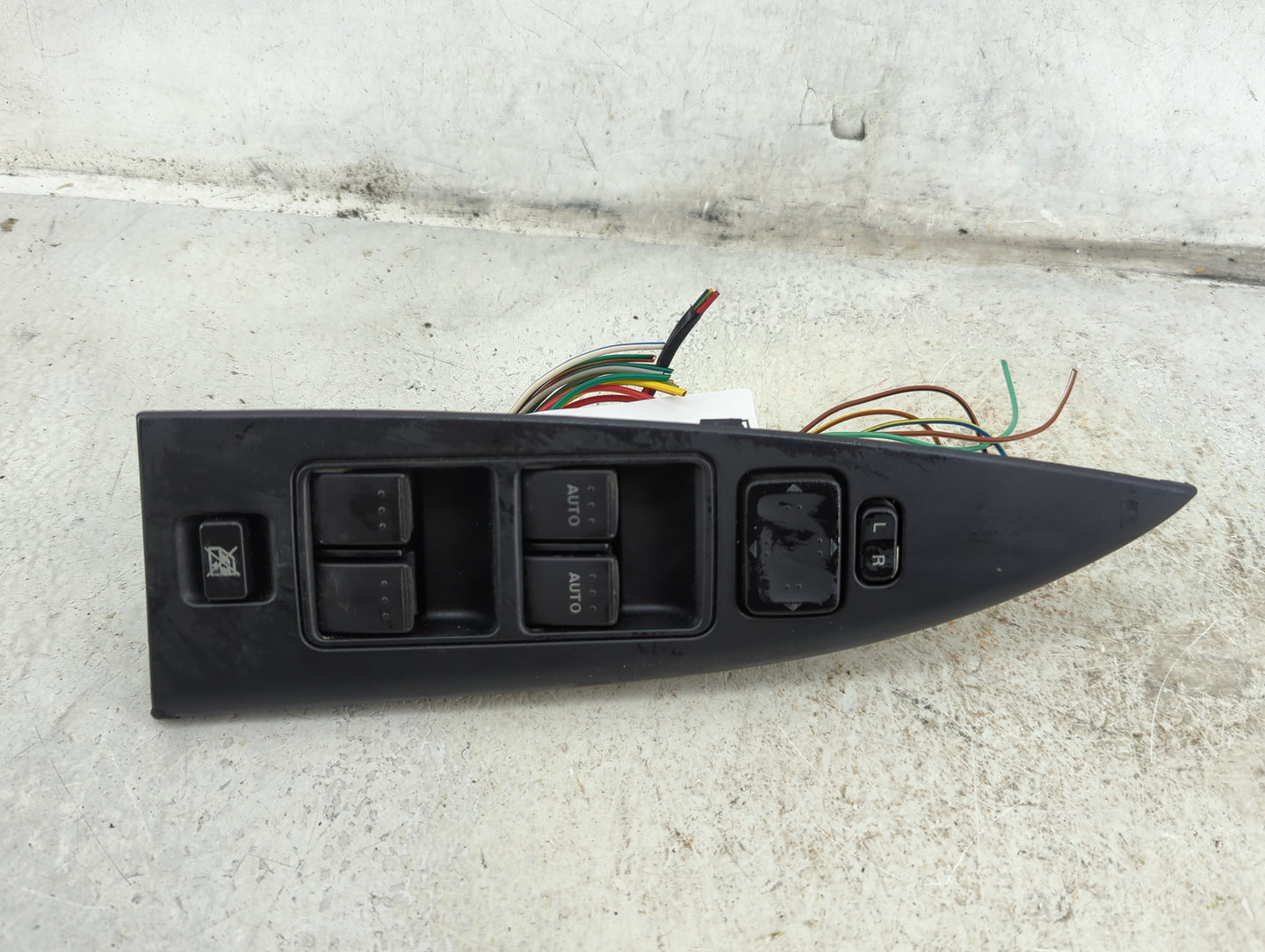 2006 Mazda Mazda6 Master Power Window Switch Replacement Driver Side Left Fits OEM Used Auto Parts - Oemusedautoparts1.com