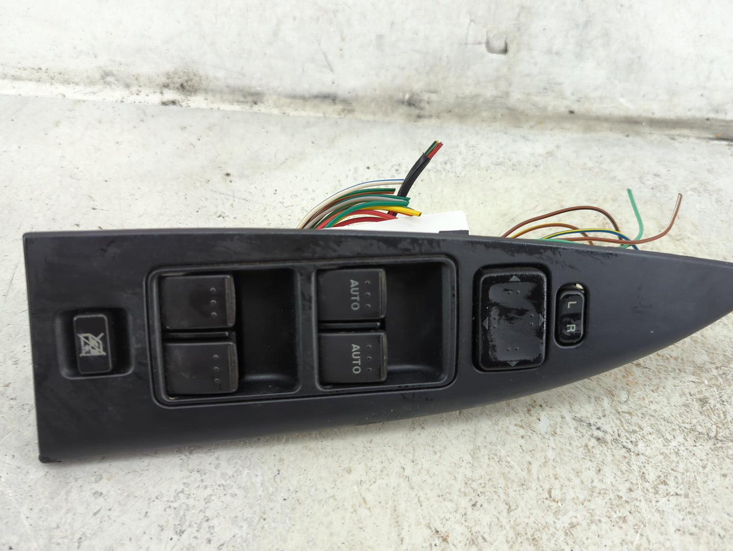 2006 Mazda Mazda6 Master Power Window Switch Replacement Driver Side Left Fits OEM Used Auto Parts - Oemusedautoparts1.com