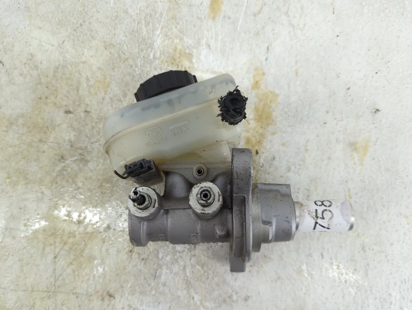 Mazda Miata Brake Master Cylinder 1496758 - Oemusedautoparts1.com