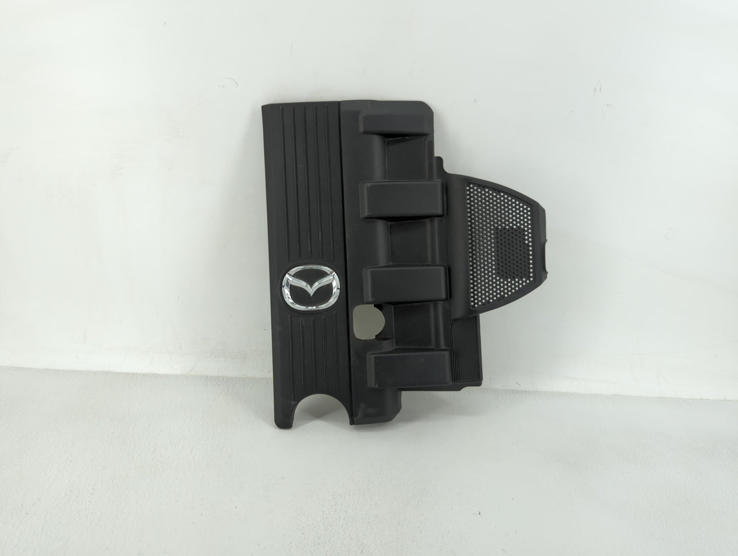2006 Mazda Miata Engine Cover - Oemusedautoparts1.com