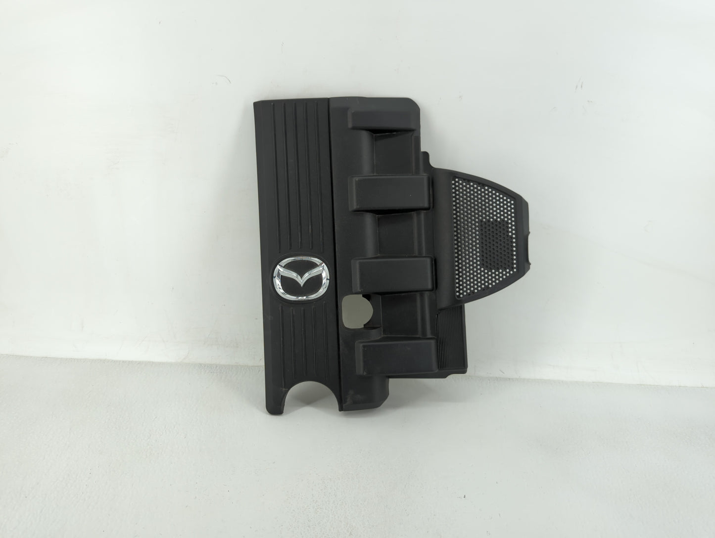 2006 Mazda Miata Engine Cover - Oemusedautoparts1.com