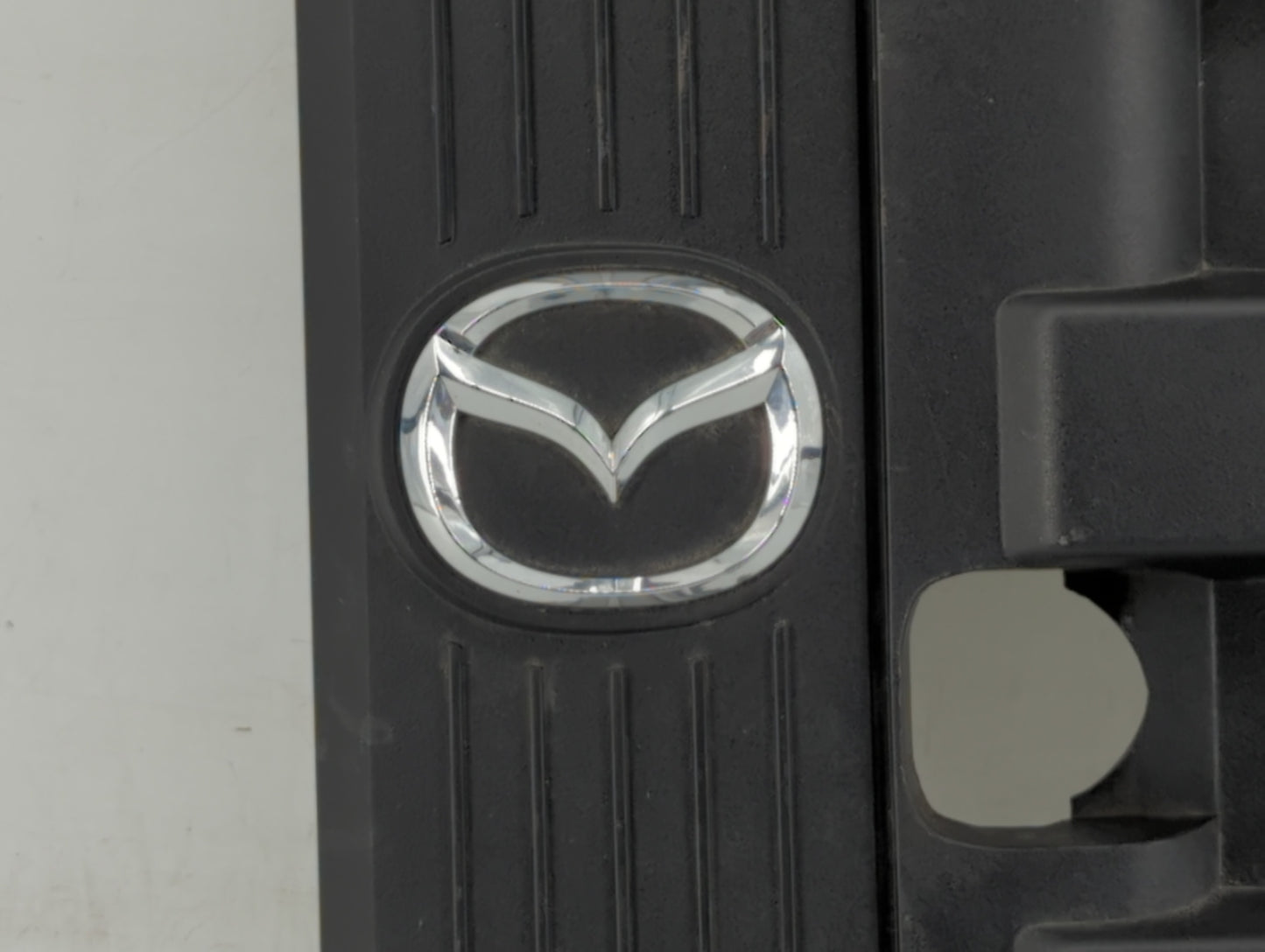 2006 Mazda Miata Engine Cover - Oemusedautoparts1.com