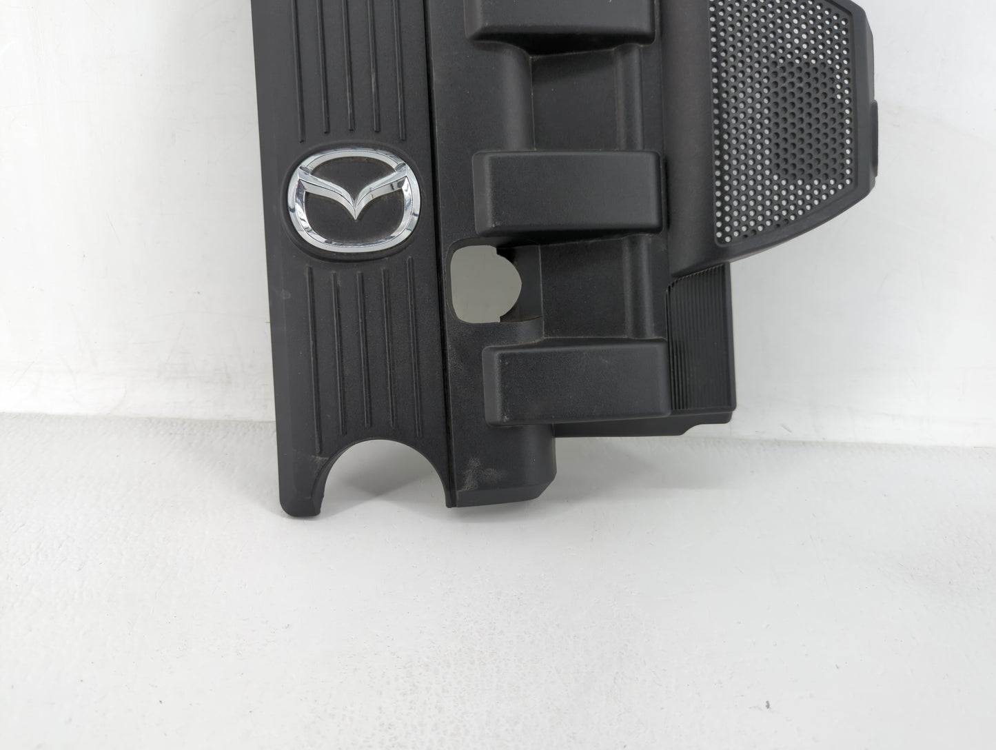 2006 Mazda Miata Engine Cover - Oemusedautoparts1.com