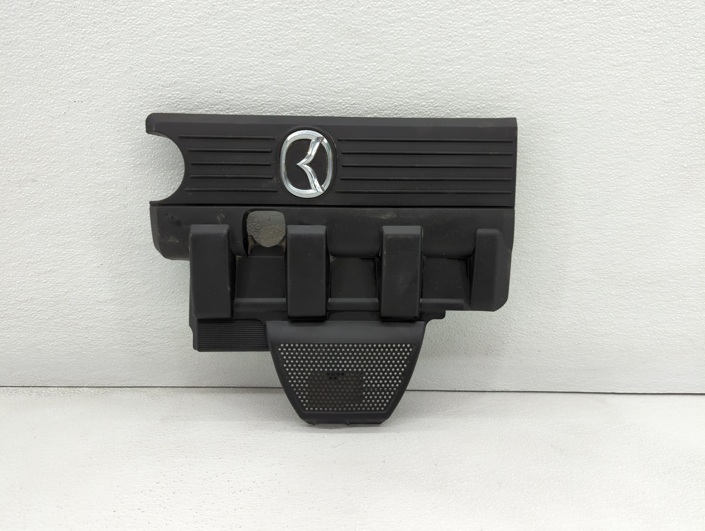 2006 Mazda Miata Engine Cover - Oemusedautoparts1.com
