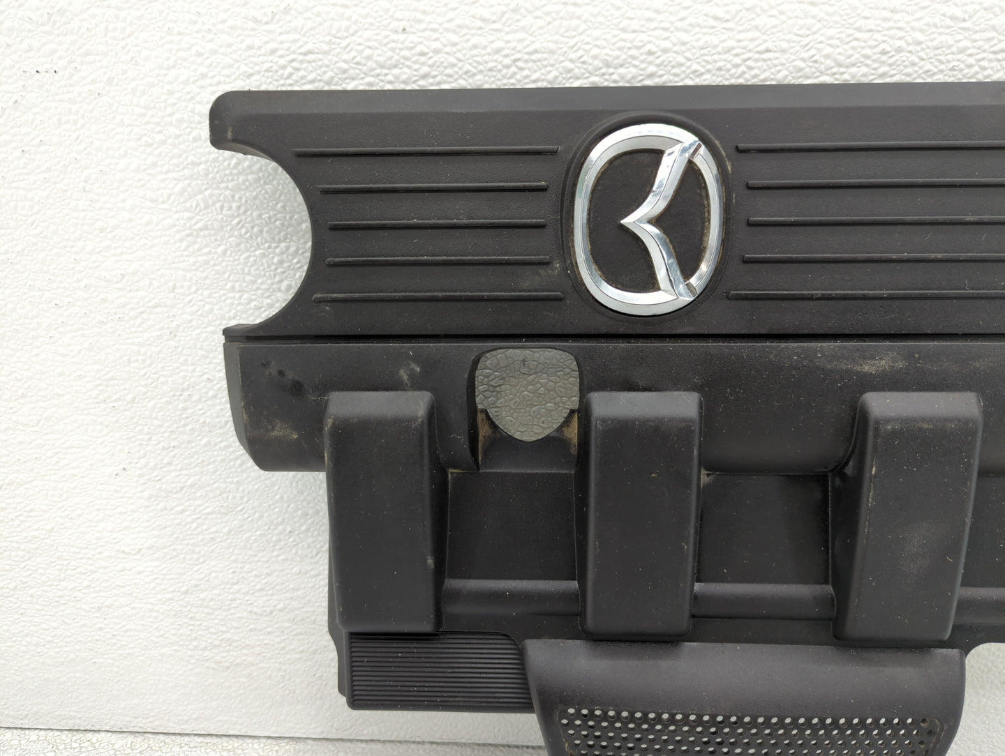 2006 Mazda Miata Engine Cover - Oemusedautoparts1.com