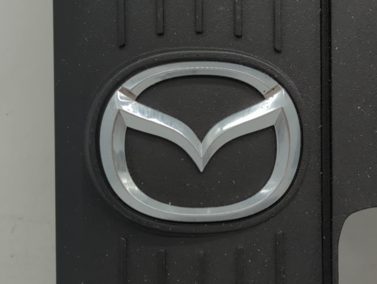 2006 Mazda Miata Engine Cover - Oemusedautoparts1.com