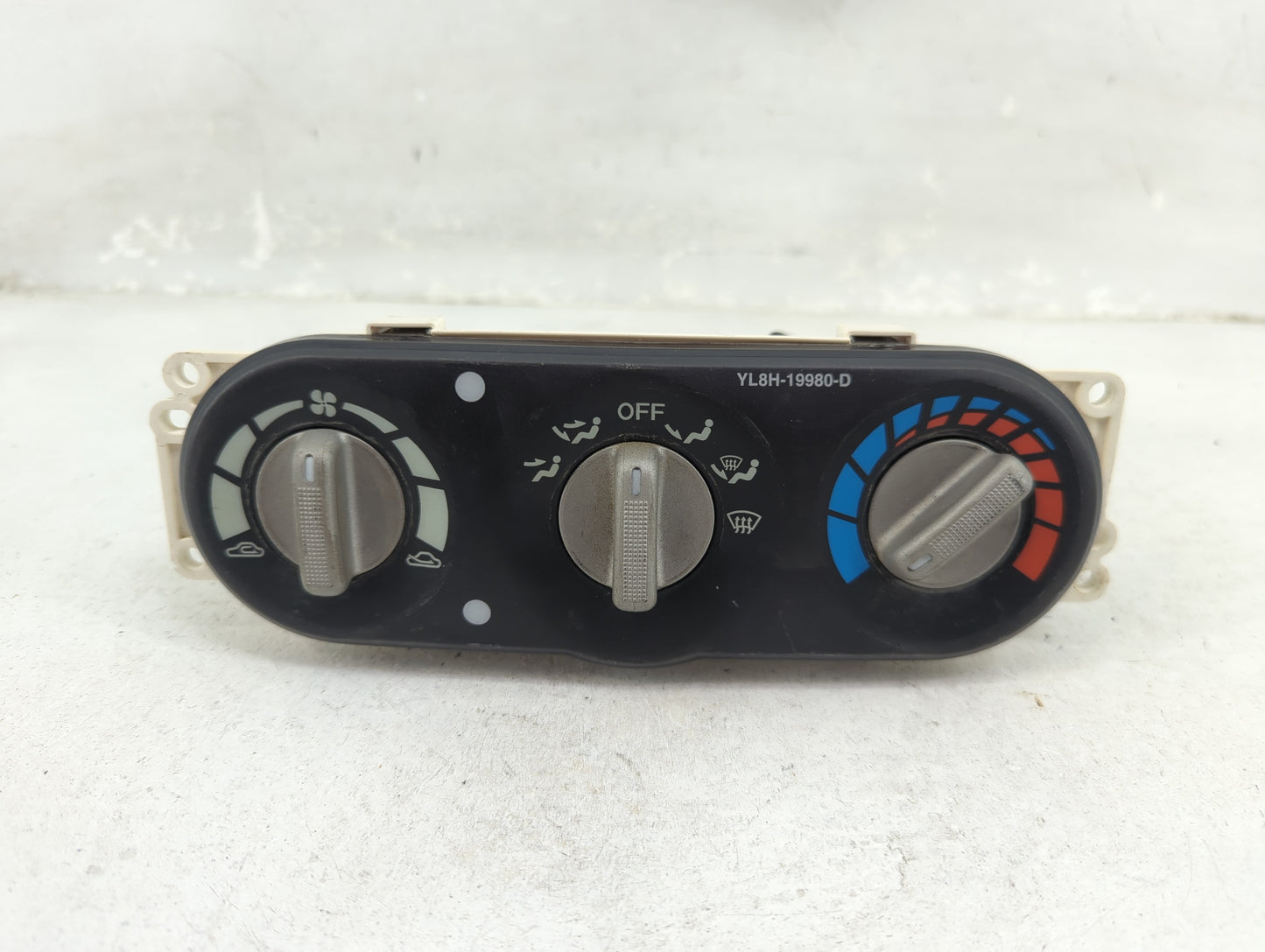 2005-2006 Mazda Tribute Climate Control Module Temperature AC/Heater Replacement P/N:YL8H-19980-D Fits Fits 2005 2006 OEM Us