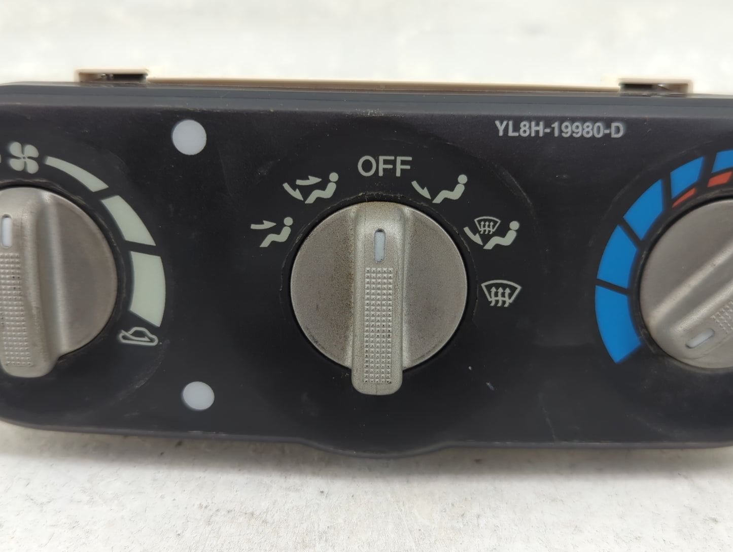 2005-2006 Mazda Tribute Climate Control Module Temperature AC/Heater Replacement P/N:YL8H-19980-D Fits Fits 2005 2006 OEM Us
