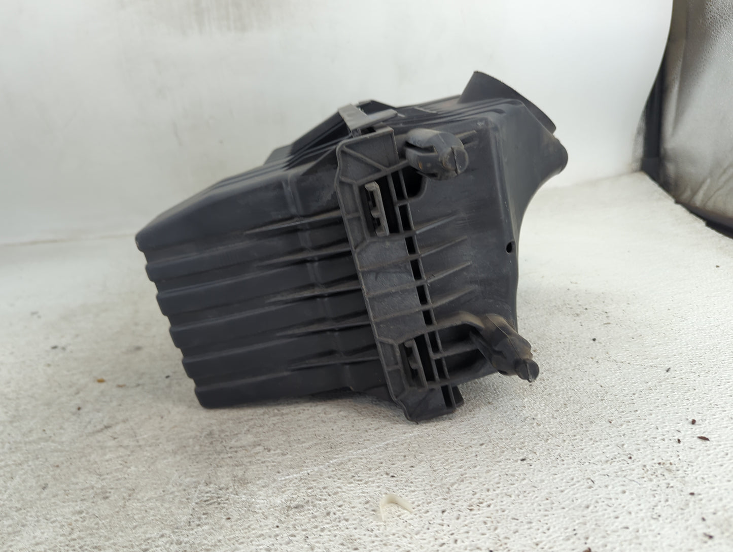 2006-2008 Mazda Tribute Air Cleaner Intake-duct Hose Tube - Oemusedautoparts1.com