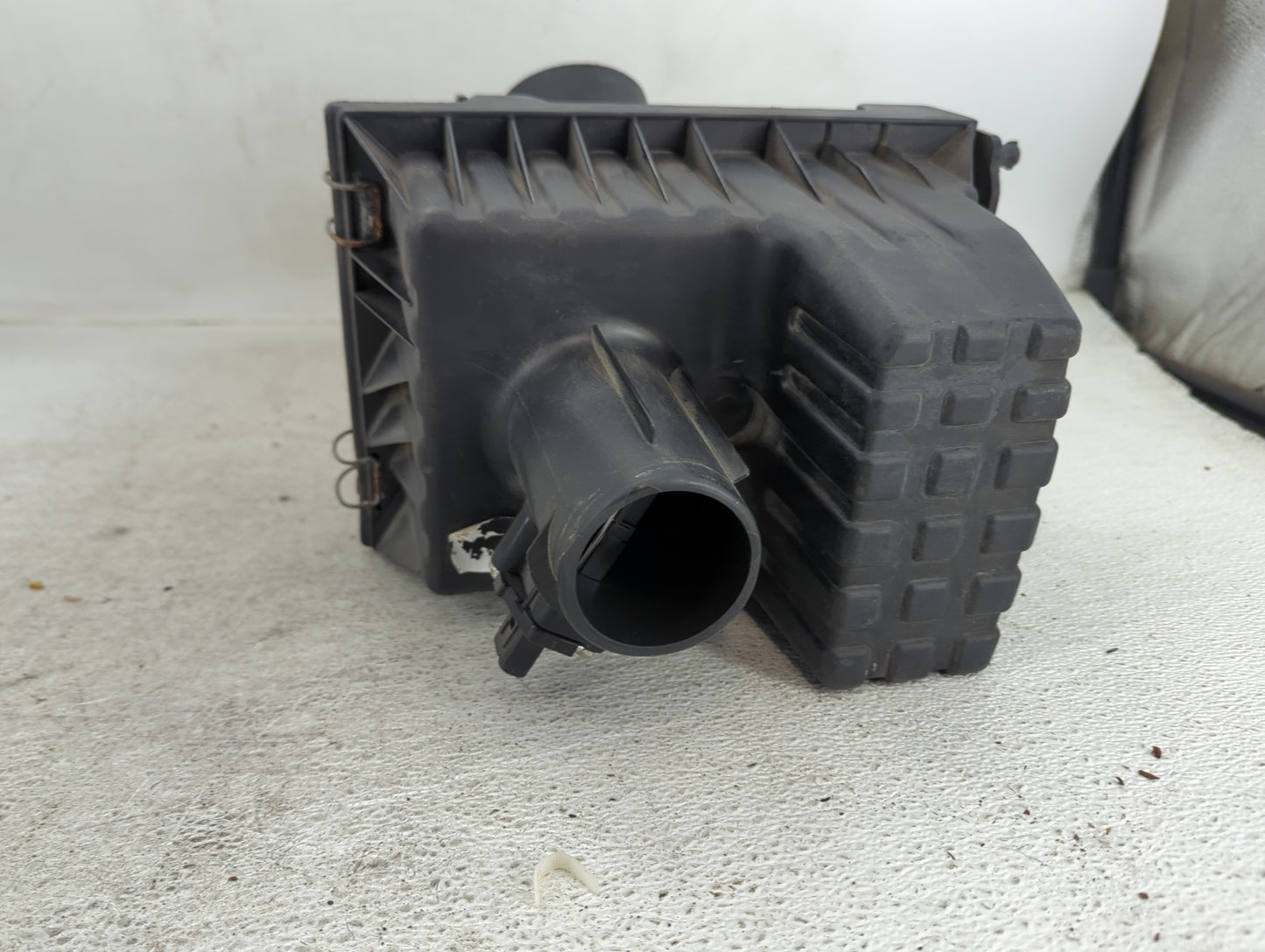 2006-2008 Mazda Tribute Air Cleaner Intake-duct Hose Tube - Oemusedautoparts1.com